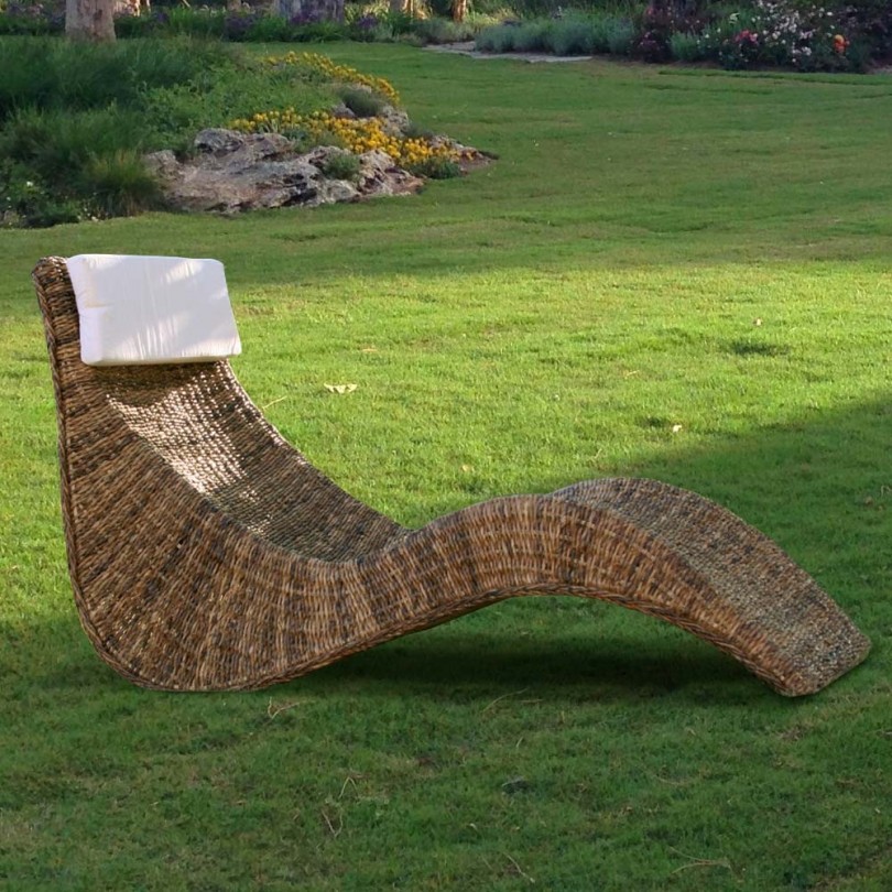 https://www.casaflorida.it/12823/sdraio-etnico-in-banano-intrecciato-impilabile-art-1820-12-resort-chaise-longue-la-seggiola.jpg