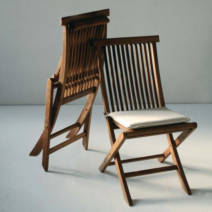 https://www.casaflorida.it/29767/sedia-pieghevole-in-teak-da-esterni-art-1821-3-folding-chair-la-seggiola.jpg