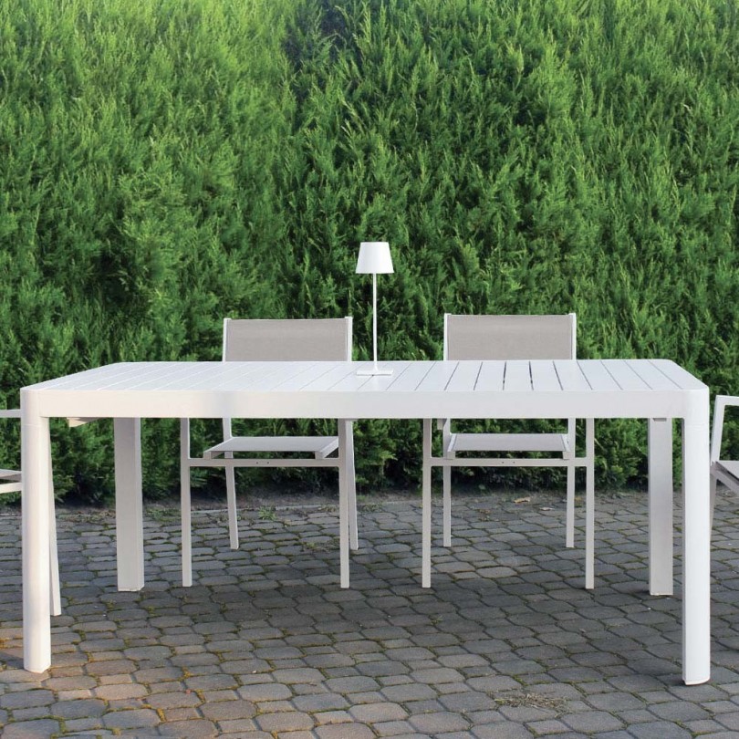 https://www.casaflorida.it/29807/tavolo-alluminium-table-art-1118-la-seggiola.jpg
